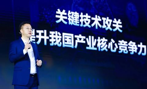 工业「向上」，百度智能云「向下」