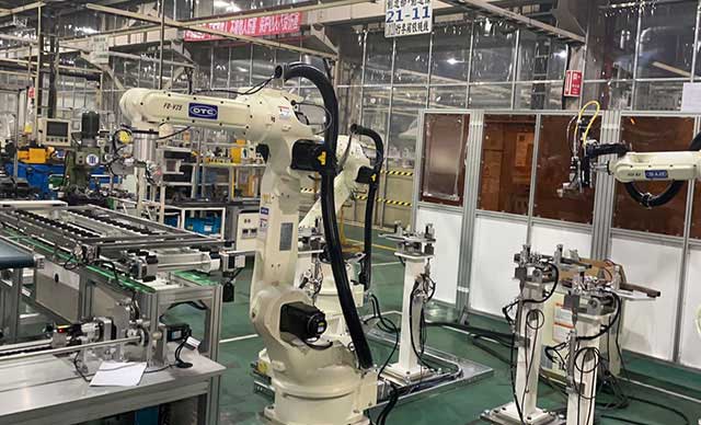 Loading & Unloading + Laser CuttingProduction Line Integration